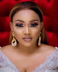 This woman left husband for flimsy reasons so as to be free and have more time to engage. Nollywood Yoruba Actress Mercy Aigbe Is Engaged Photo Video