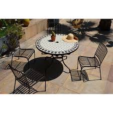 Modèle rond pour table de 90 à 135 cm de diamètre, modèle rectangulaire pour table de 114 x 180 cm maximum. Table Ronde De Jardin En Fer Forge Et Mosaique Diametre 110cm Givex