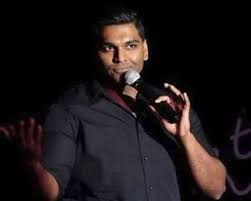 Comedian sean lock died on wednesday, august 18, after a long battle with cancer.he was 58 and died while being surrounded by his family. Indian Stand Up Comedian Dies While Performing In Dubai