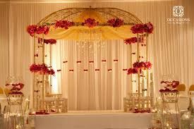 Red And White And Gold Wedding Stage Decorations Beautiful Wedding Decorations Indian Wedding Decorations