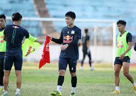 Lương xuân trường là mẫu cầu thủ hết sức kín tiếng nên anh giấu rất kỹ thông tin làm đám hỏi với ngô mai nhuệ giang. K2k9zsjp Hv3 M