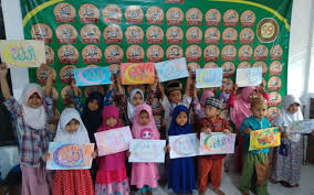 Gambar mewarnai kaligrafi mudah kreasi warna. Serunya Lomba Mewarnai Kaligrafi Di Pondok Sirodjul Ummah Desa Jogorogo