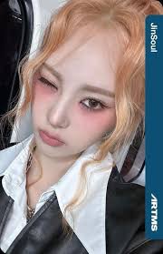 Alice Gram's Instagram, Twitter & Facebook