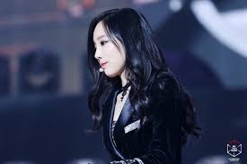 In addition to that, it works for medium length hair and not only with tall lengths. Celebs With Black Hair Kpop Korean Hair And Style