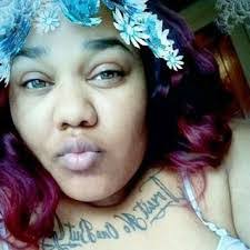 Deanna Burroughs's Instagram, Twitter & Facebook