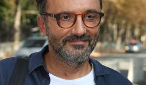 Frédéric Lopez évoque ses liens avec Victor, son fils de 27 ans : "Je  pensais que je serais un meilleur père..."