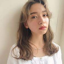 ハイトーンベージュ柔らかヘア garden omotesando momo のヘアカタログ lala ララ 外国人風 パーマ ロングヘア レイヤーカットヘア