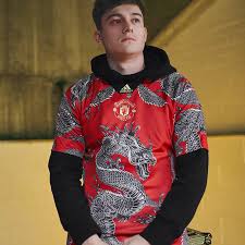 Enter The Dragon Manchester United S 2019 20 Chinese New Year Jersey Is The Club S Fourth Shirt And Introdu In 2020 Soccer Shirts Manchester United Enter The Dragon