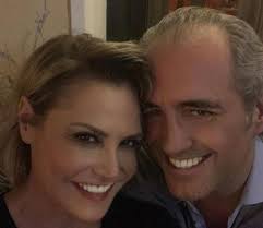 11.05.2020 • live su instagram, il giornalista giovanni terzi si racconta. Gli Auguri Di Giovanni Terzi Per Il Compleanno Ieri Della Compagna Simona Ventura Donna Unica Non Ti Ringraziero Mai Abbastanza Per Aver Preso La Mia Mano Ed Iniziato Il Nostro Cammino Assieme