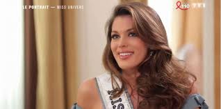 Iris mittenaere dévoile son vrai salaire par 6medias « une vie de rêve » et le salaire qui va avec… la française iris mittenaere, élue miss univers 2017 le 30 janvier, s'est. Iris Mittenaere En Larmes Se Confie Sur Son Adolescence Cosmopolitan Fr