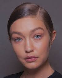 H Eikona Isws Periexei Ena H Perissotera Atoma Kai Kontino Plano Gigi Hadid Hadid Anwar Hadid