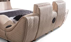 Evdeki malzemelerle koltuk nasıl silinir? Versace Krem Tv Mekanizmali Masajli Akilli Karyola 18 600 00 Tl Online Inegol Mobilya Magazasi