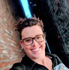 Debbie Stauber's Instagram, Twitter & Facebook