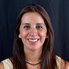 Concluimos con éxito nuestro curso intensivo de Estética Digital! 🎓 Los  Dres. Gabriel Naigus y Laura Bazán entregaron los diplomas a nuestros  dedicados cursantes, quienes demostraron un gran compromiso y pasión por