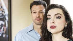 Sara Hunter's Instagram, Twitter & Facebook