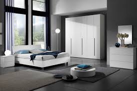 Camere da letto dallo stile moderno e raffinato, disponibili in vari colori e dimensioni, con letti contenitori e in tessuto, armadi con ante scorrevoli o battenti. Vendita Mobili Online Camera Bianco Frassinato Offerte Webarredamenti
