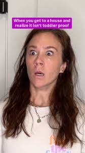 Sarah Wine's Instagram, Twitter & Facebook