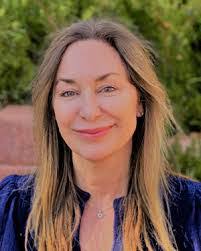 Roxanne Leonard's Instagram, Twitter & Facebook