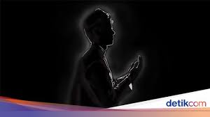 Dengan cara berdoa, dan meletakan tangan pada bagian tubuh. Doa Agar Disembuhkan Dari Penyakit Sesuai Al Quran Dan Sunnah