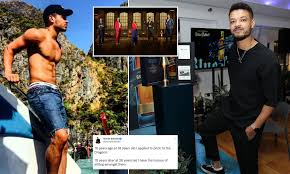 This will explain, in detail, what net worth is and how to calculate your own net worth. Dragon S Den Contestant Steven Bartlett Joins The Lair As An Entrepreneur After Making 300m Daily Mail Online