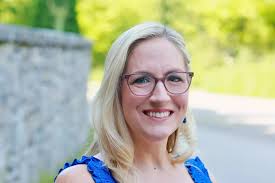 Enza Steele Champions Walk to honor Lynchburg's legendary field hockey and  women's lacrosse coach