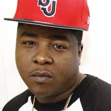 I fly with the stars in the skies / i am no longer trying to survive / i believe that life is a prize / but to live doesn't mean you're alive / don't worry 'bout me and who i. Jadakiss Who Mag