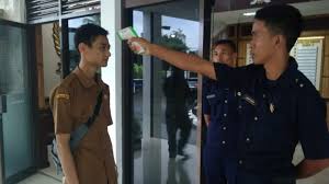 Yayasan security gaji terbesar / gaji pegawai non. Security Dprd Subang Lakukan Tes Pendeteksi Suhu Tubuh Di Areal Gedung Dprd Jurnal Media Indonesia