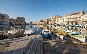 Cette fête est l'occasion de pratiquer les célèbres joutes nautiques de sète. Sete Wikipedia