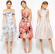Los bolsos cuanto mas pequeños mejor. Vestidos Para Boda Dia O Noche En Jardin Modelos 2019