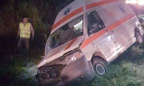 20 in thame oxford & 10 slough base. O AmbulanÅ£Ä CondusÄ De Un Sofer Beat A Fost ImplicatÄ Intr Un Accident Asistenta Si Pacientul Din Vehicul Au Fost RÄniÅ£i Foto