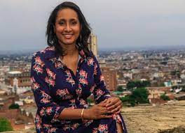 Angelica ippolito nasce e cresce a napoli, figlia del geologo ed ingegnere napoletano felice ippolito, importante fautore dello sviluppo dell'industria nucleare italiana negli anni sessanta, e della scrittrice. Angelica Mayolo Obregon Perfiles W Angelica Mayolo Obregon 20190904