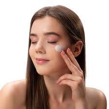 Unlock your skin's radiance with Navia Gluta Bright Beauty Cream.  Formulated with rich ingredients, designed to enhance your natural beauty,  leaving you with a radiant and healthy complexion. With its nourishing  formula,