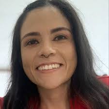 Alejandra Arroyave's Instagram, Twitter & Facebook