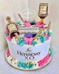 19th Birthday Cake Ideas For Guys Pin By Bianca Jomar Fernandez On Cake 21st Birthday Cakes 25th Birthday Cakes 19th Birthday Cakes