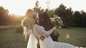 Zofia zborowska i andrzej wrona powiedzieli sobie sakramentalne „tak w miniony wtorek, 13 sierpnia 2019 roku. Slub Zosi Zborowskiej I Andrzeja Wrony Villa Omnia Fabryka Kreatywna