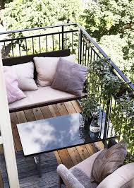 Seringkali Kita Yang Memiliki Balkon Kecil Tidak Menemukan Ide Untuk Melakukan Sesuatu K Small Outdoor Spaces Small Balcony Design Apartment Balcony Decorating