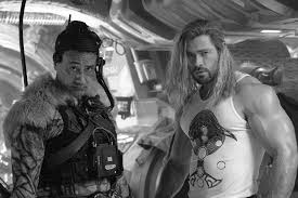 Thor was the defender of asgard, realm of the gods, and midgard, the human realm, and is primarily the majority of the tales featuring thor, in fact, put him in conflict with a giant or with his nemesis the. Chris Hemsworth Un Thor Kaslari Sosyal Medyada Tartisma Yaratti Magazin Haberleri Ntv