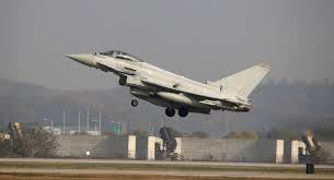 Acest luptător a șocat piloții inamici și a distrus toate bombardierele aliate pe care le întâlnea zburând deasupra europei. Cele Mai Performante Avioane De LuptÄƒ Din Lume Top 10 Libertatea