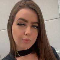 Julie Kappel's Instagram, Twitter & Facebook