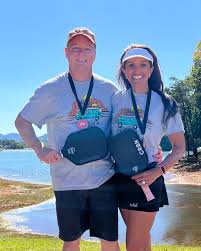 Kendall Potter and I got bronze yesterday in 4.0 mixed and Teri Teems and I  won silver in women's 3.5. What a fun weekend of pickleball with a great  group of friends! 🥈🥉💗