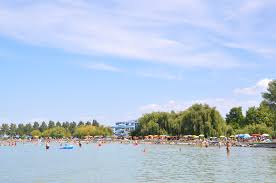 Od 528 zł pokaż mapę balaton jezioro balaton, mające prawie 600 km kwadratowych powierzchni. Balaton Wikipedia Wolna Encyklopedia