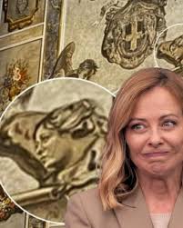 Mentre mezzo mondo balbetta, giustifica, si gira dall'altra parte o  applaude, Pedro Sánchez ha scelto ancora una volta il coraggio. E così,  nell'ignavia dell'Europa e dei governi occidentali, ha condannato con parole