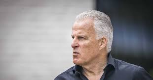 De vries heeft veel mensen hard geraakt, salaheddine vroeg aan de marokkaanse gemeenschap hoe zij zich in de afgelopen week gevoeld hebben. Peter R De Vries Over Dood Arie Den Dekker Niemand Gaat Hier Verantwoordelijkheid Voor Nemen Arie Den Dekker 1965 2020 Bd Nl