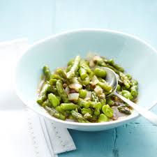 Poelee D Asperges Vertes Et Feves Au Jus Recettes Recette Recette Fraiche Recette Feves Recette