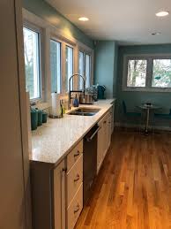 Curava was born as a result of the growing demand for countertop surfaces made from more sustainable materials. Element 1 1 4 Polished Curava Recycled Glass Surfaces American Traditional Kitchen Providence By Quality Tile Company Inc Houzz