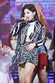 Jeon Soyeon Pics Soyeonsarchive Twitter Fashion Stage Outfits Hippie Outfits