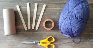 Un tutoriel de la blogueuse ma lae pour la marque cléopâtre. Creer Un Tricotin Avec Un Rouleau De Papier De Toilette Beatrice
