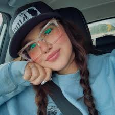 What are some recommendations for newborn photographers in Spokane?