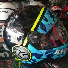 Modifikasi helm murah jadi super mewah.wooowww. Jual Helm Kyt X Rocket 3 Bk Blue Yellow Terbaru Juni 2021 Blibli