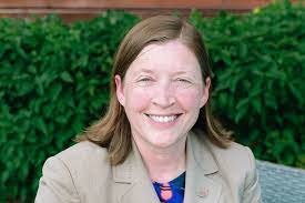 Gwen Kearns's Instagram, Twitter & Facebook